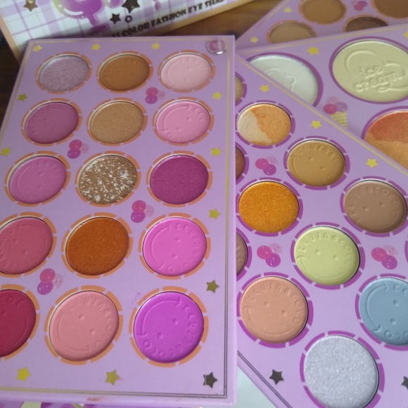 Mauve Ice Cream Eye and Face Palette - Picture 3 of 9